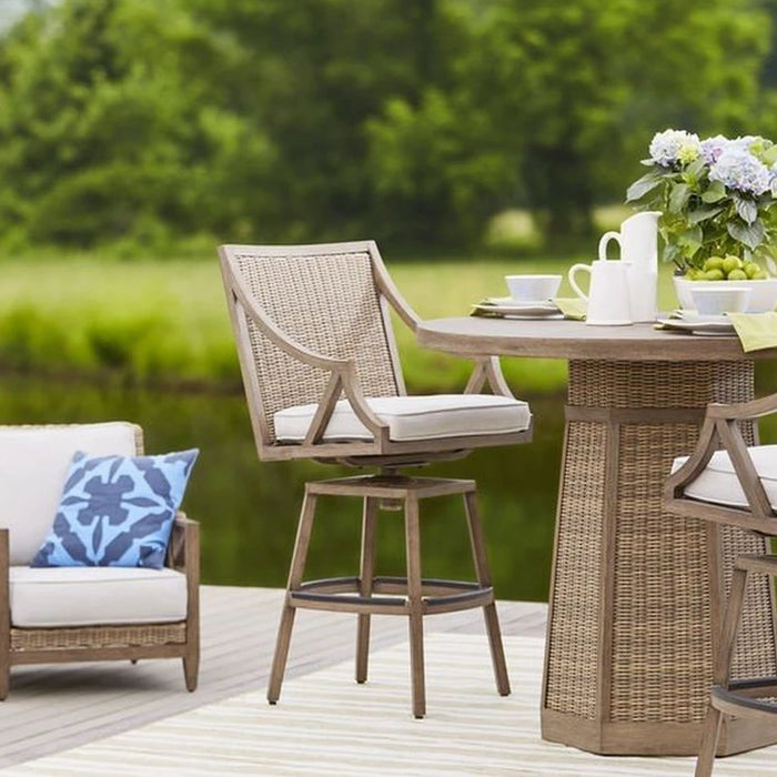 Tips To Choose The Right Backyard Furniture