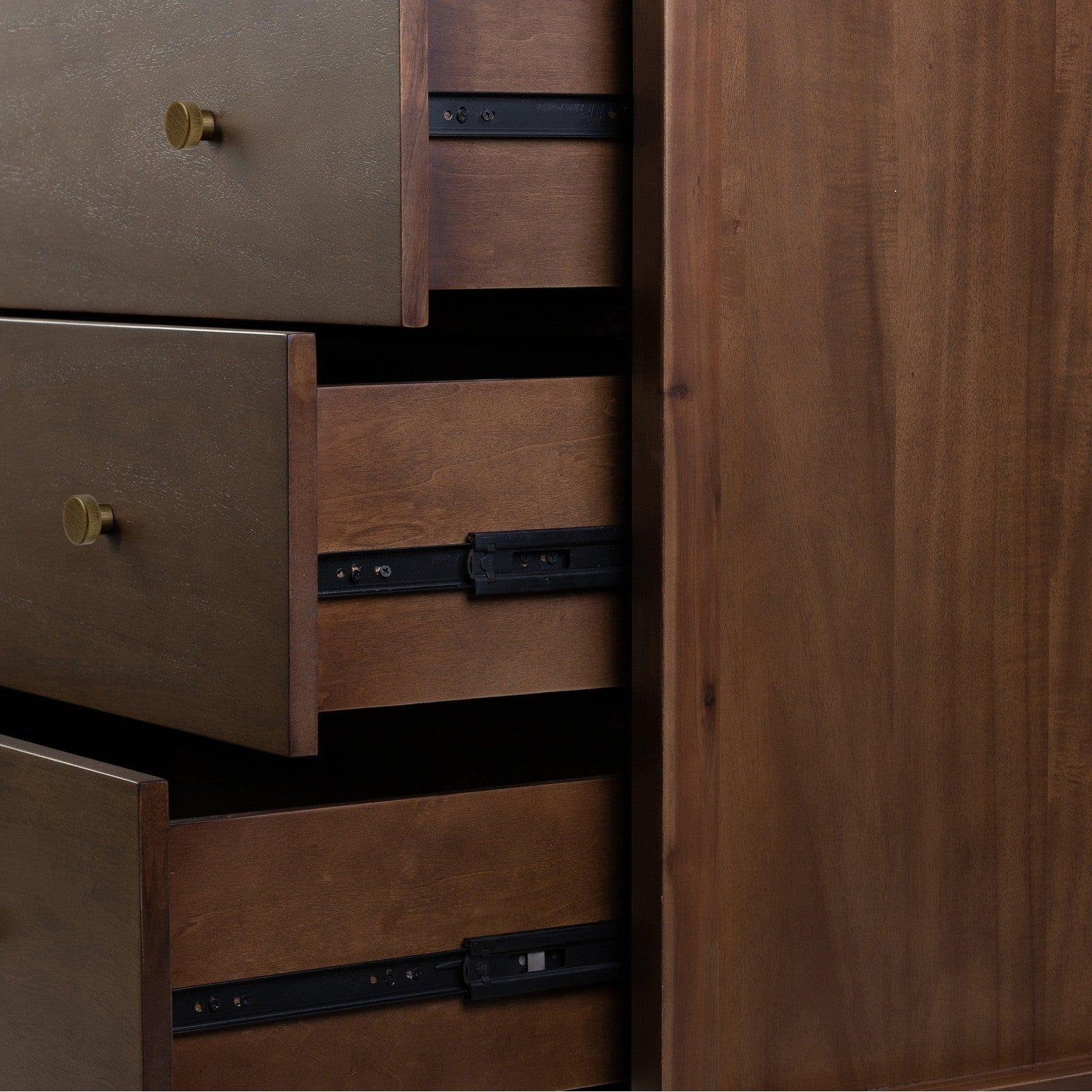 Sullivan 10 Drawer Dresser-Saddle Tan